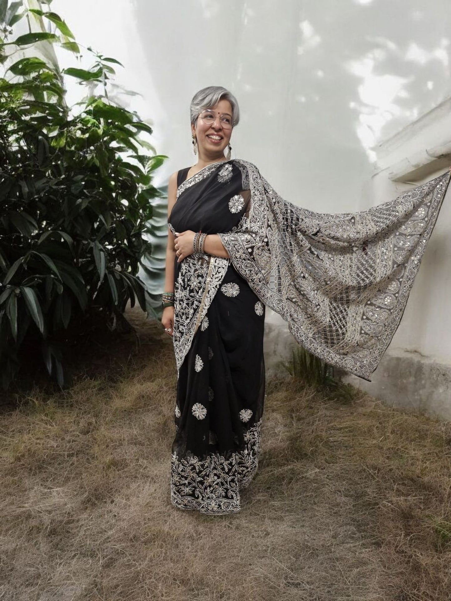 Noor-e-Nazaakat | Handcrafted Black Georgette Chikankari Saree