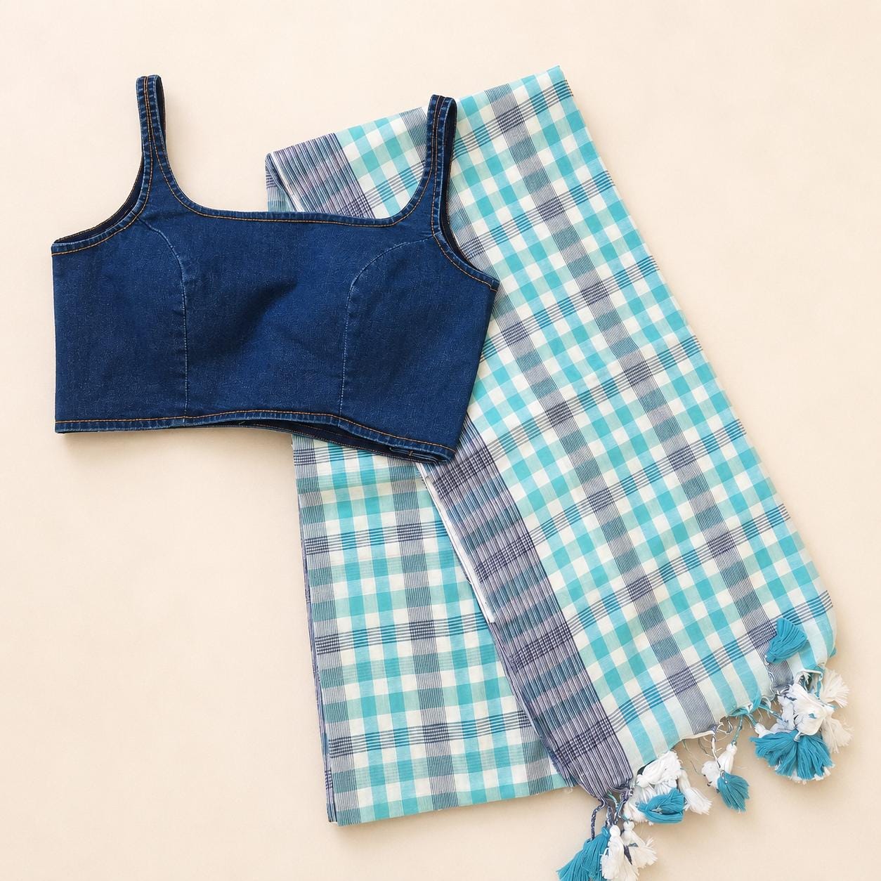 Pure Mul Cotton Checks Saree & Readymade Blouse Combo