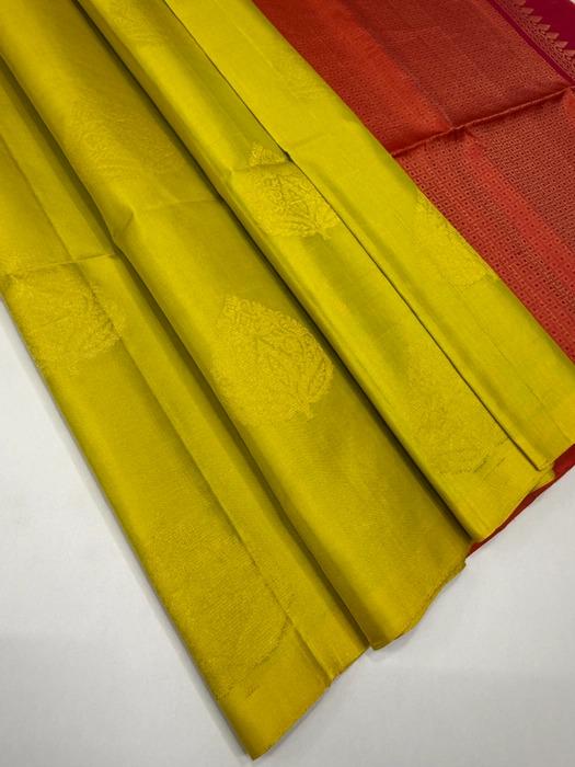 Light Green Pure Silk Mark Saree With Contrast Pallu